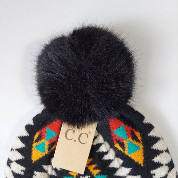 New Beanie Hat Womens Black Knit Hat Winter Beanie Warm Faux Fur Pompom - Picture 9 of 11